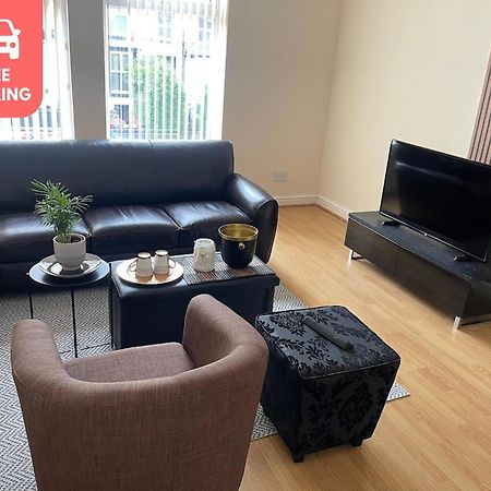 Stylish 1-Bed Apt - Sleeps 4 - Parking - Wifi マンチェスター エクステリア 写真